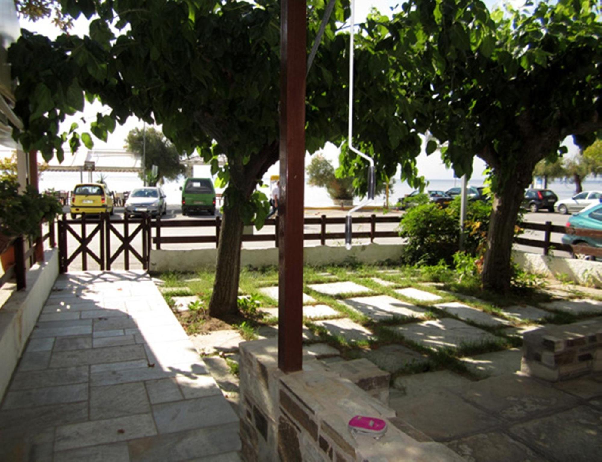 Spyrou Studios & Apartments Platanidia Bagian luar foto