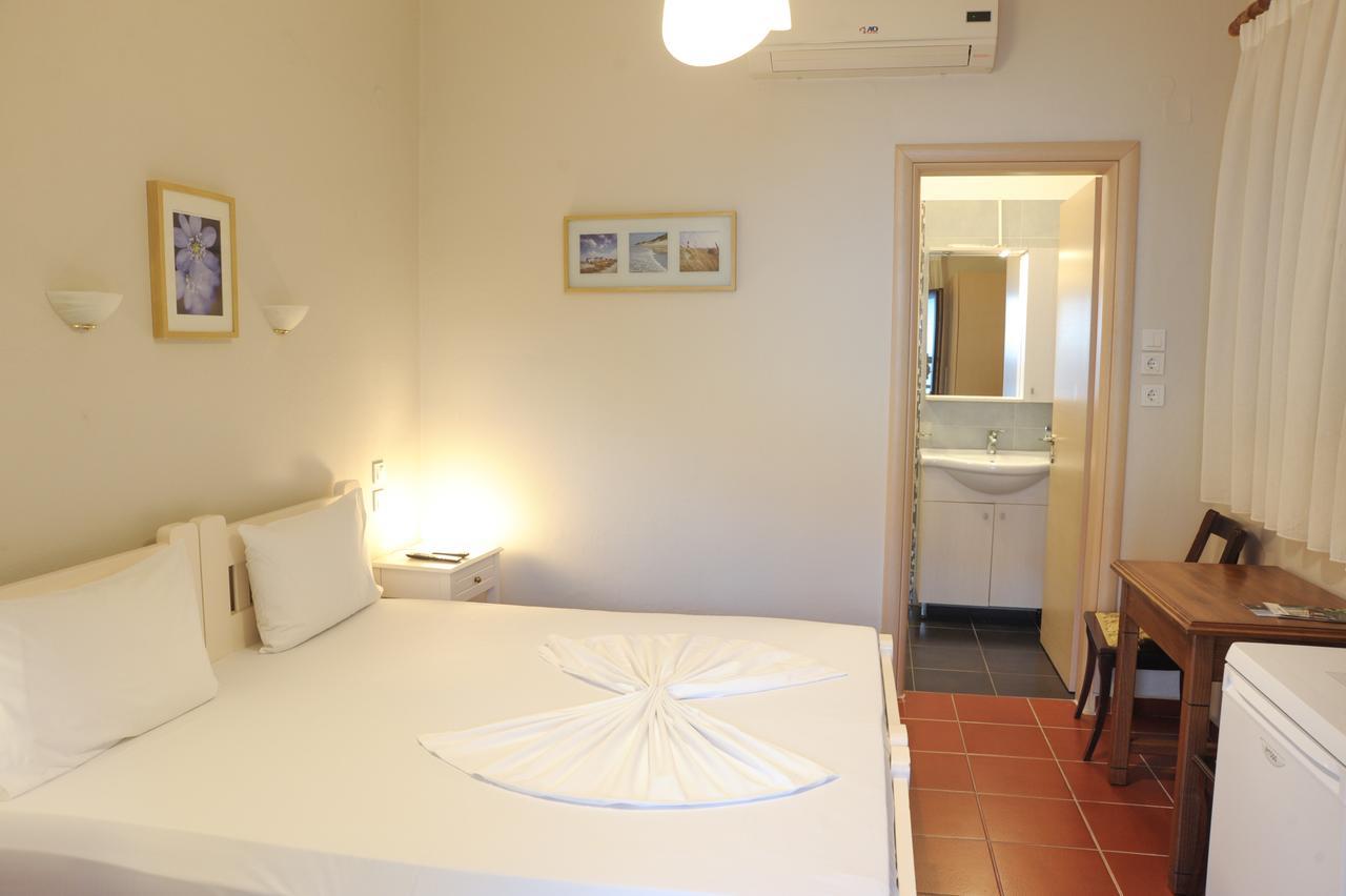 Spyrou Studios & Apartments Platanidia Bagian luar foto